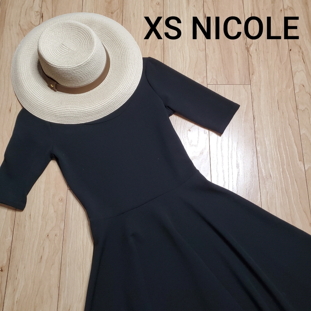 LuLaRoe Nicole Dress